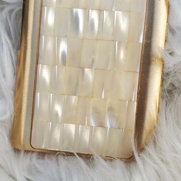 Vintage Mother of Pearl Stash Case/ Compact - Picture 8 of 9